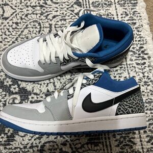Jordan 1 Low SE size 8 men’s used twice no box